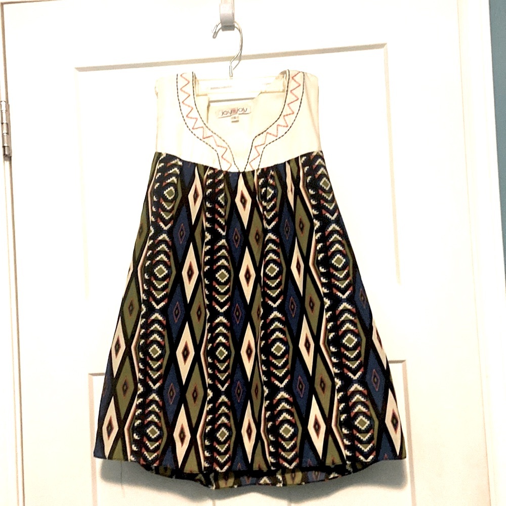 Ladies sleeveless blouse